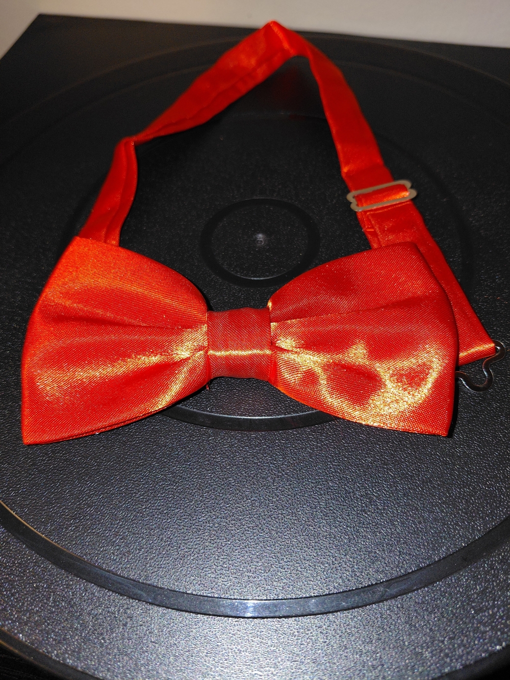 Men's Red Satin Pre-Tied Bow Tie - Classic Formal Accessory